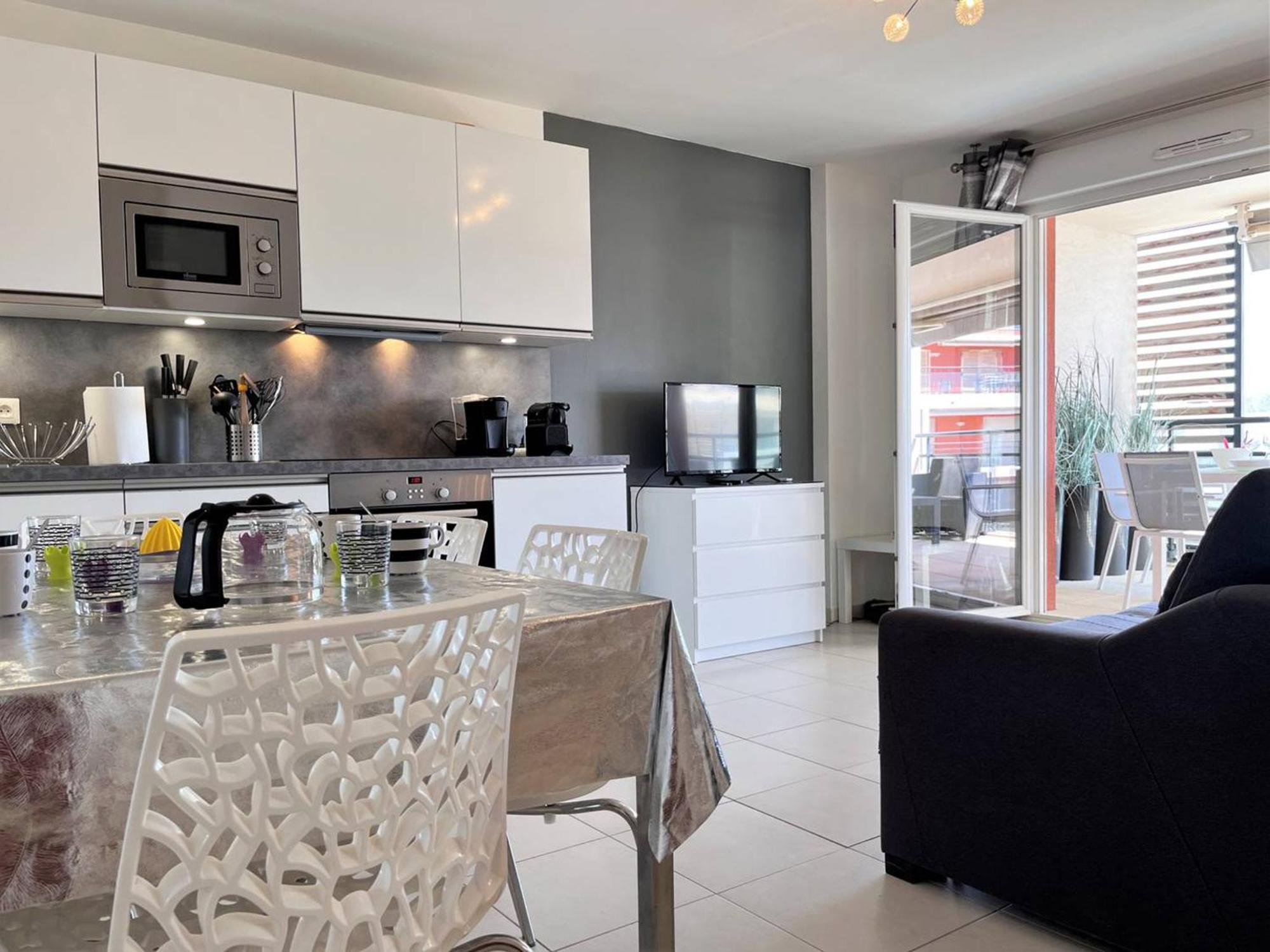 Charmant T2 Climatise Avec Grande Terrasse, Piscine Et Parking Privatif, Proche Plage Et Commerces. - Fr-1-251-441 Le Lavandou Exterior foto